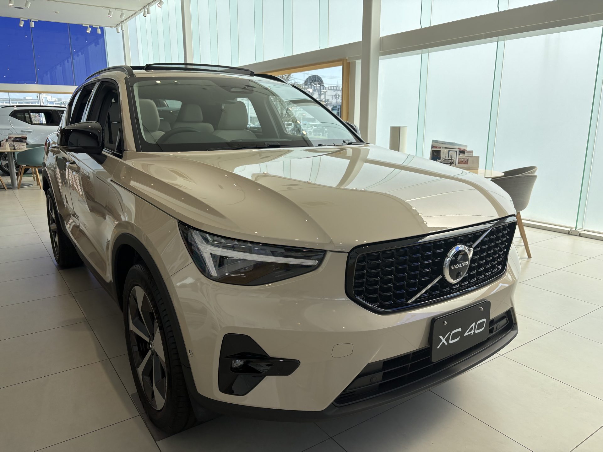 XC40 Ultra B4 AWD Dark Edition “Sand Dune”